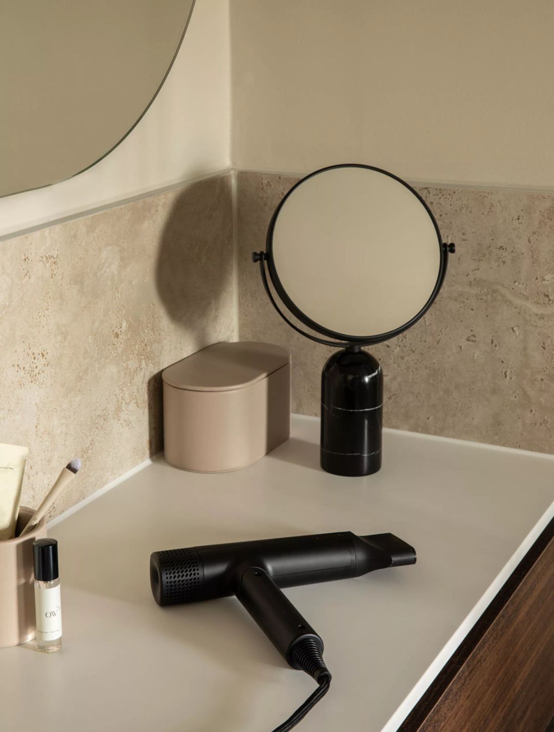 Ostro Hairdryer