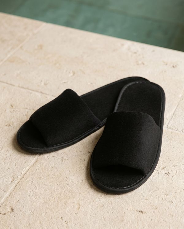 Velour comfort toffla svart, öppen tå. 29cm