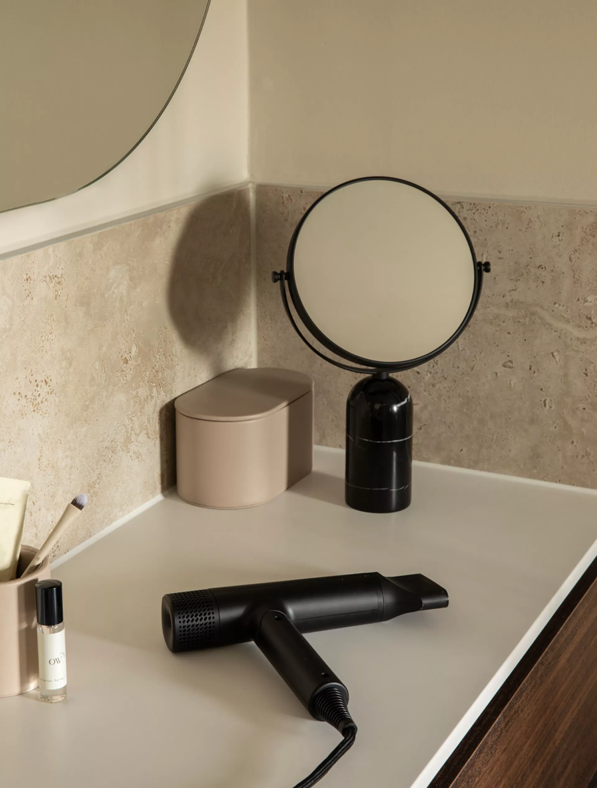 Ostro Hairdryer